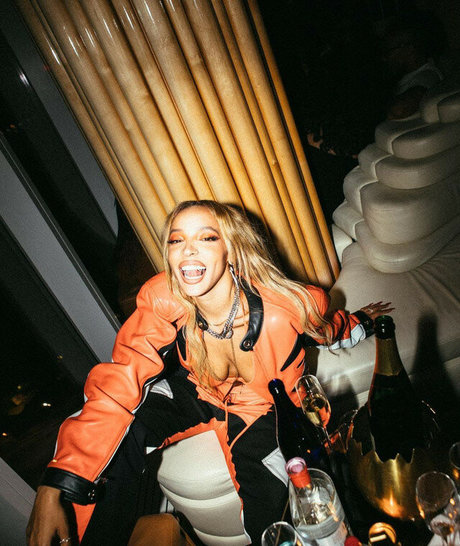 フェムボーイアジアンOnlyFans 美しいヌード 写真