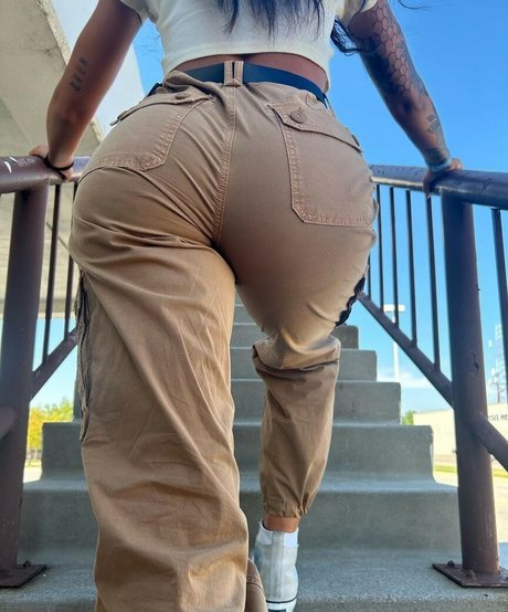 巨乳とお尻のOnlyFans アートxxx アーカイブ