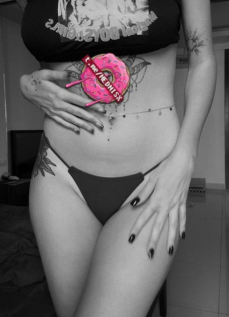 ブルネットの看護師OnlyFans ポルノ 写真