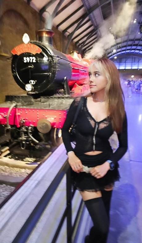 アジアンシャワー OnlyFans セクシー 写真