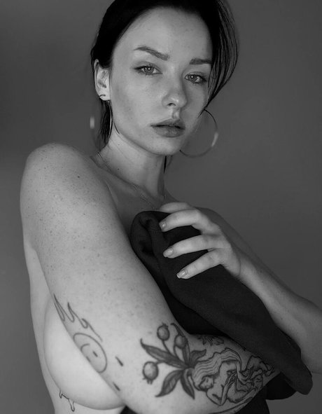 人気のアジア系OnlyFans 裸 ギャラリー