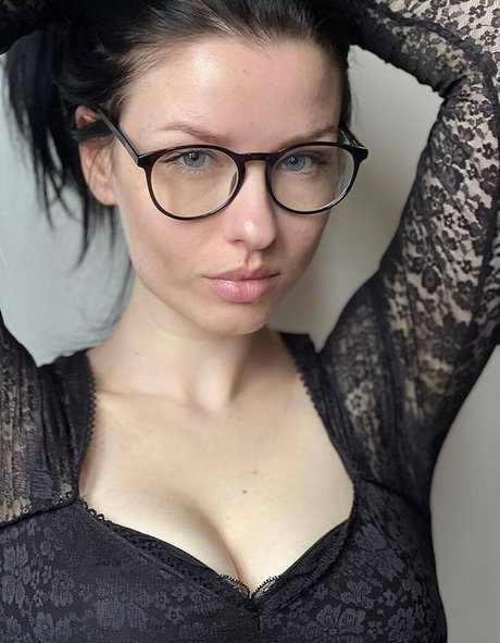 シーメールランジェリーOnlyFans 無料ヌード 画像