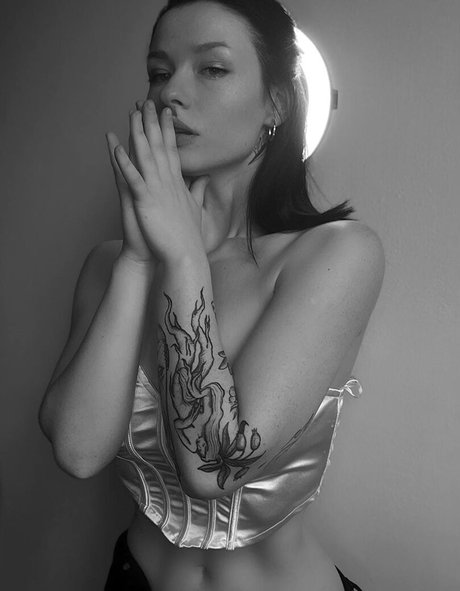 大きなお尻のアジア人OnlyFans 無料 写真