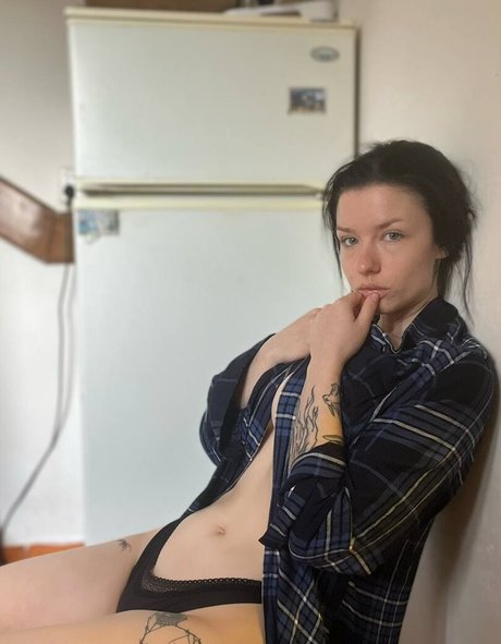 ティーンのおっぱいOnlyFans アートヌード 画像