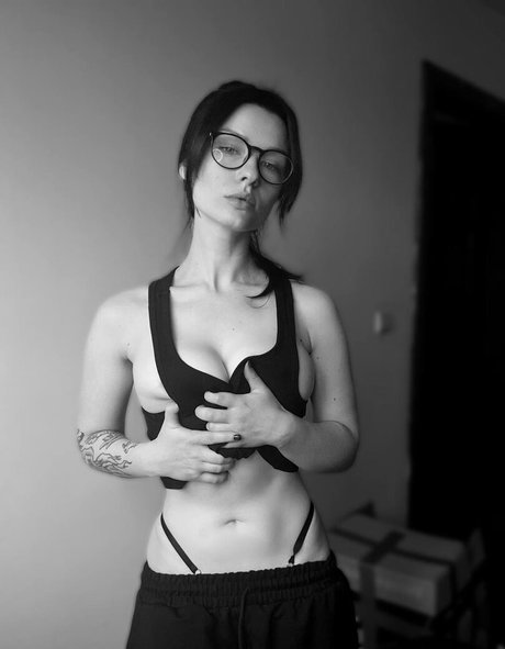 innervus スター ヌード 写真