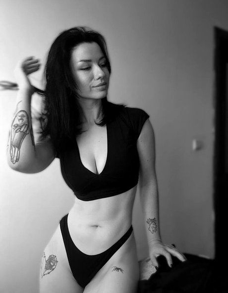 innervus xxx女優 写真