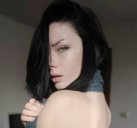 小さいチンポOnlyFans セクシー裸 ギャラリー