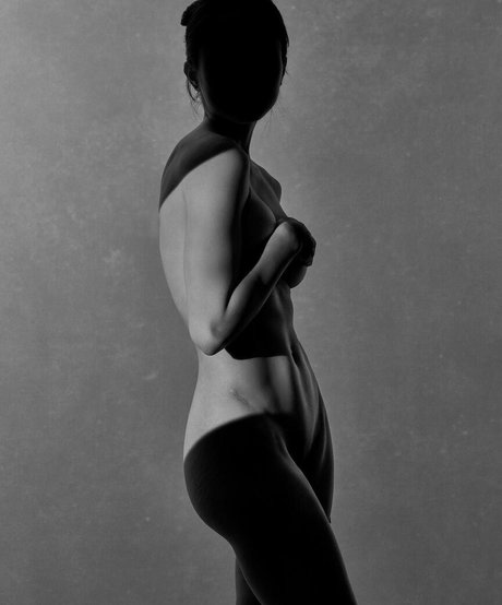 ゲイのラフなOnlyFans セクシーヌード 画像