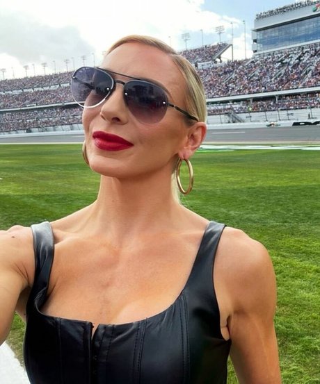 ゲイのラフなOnlyFans ホット 写真