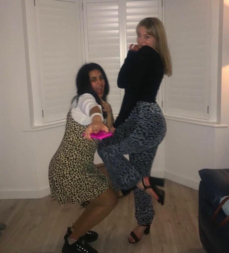 小柄なブロンドの熟女OnlyFans 無料 ギャラリー