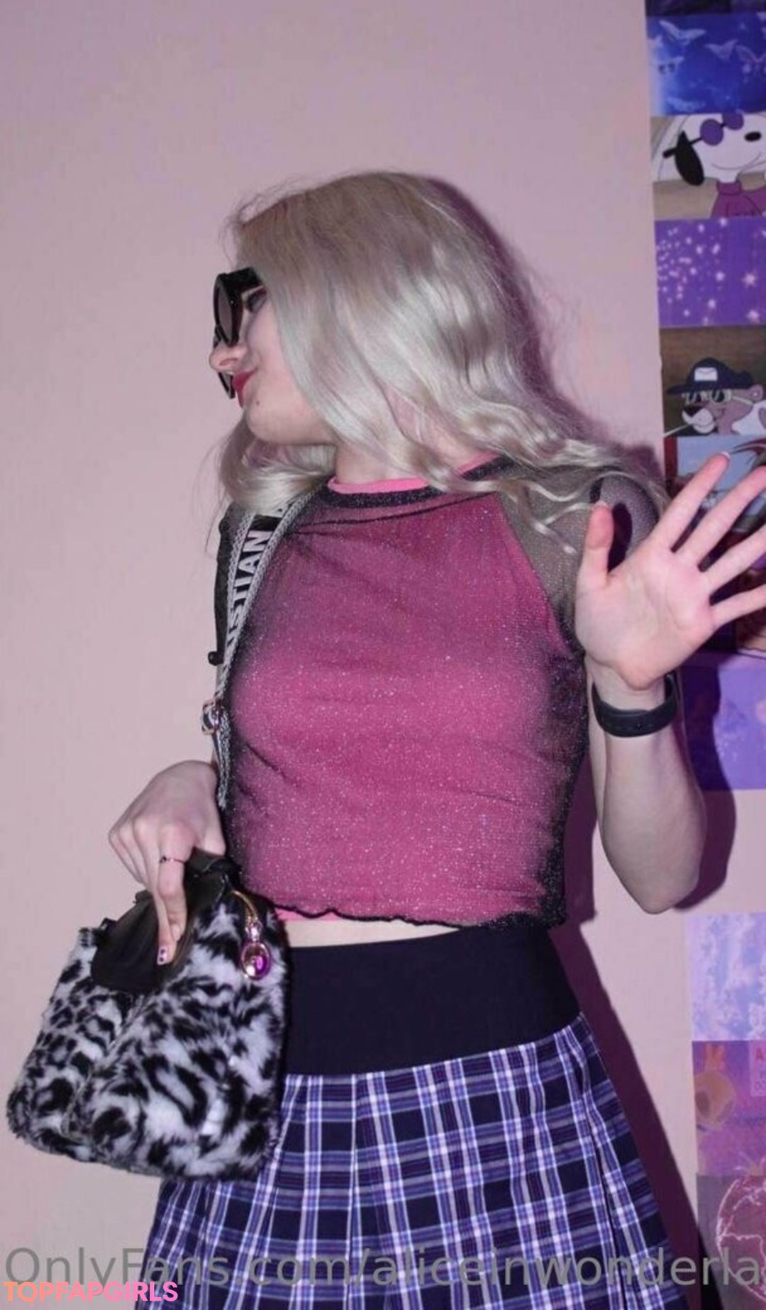 aliceinwonderland xo ヌードのポルノスター 写真