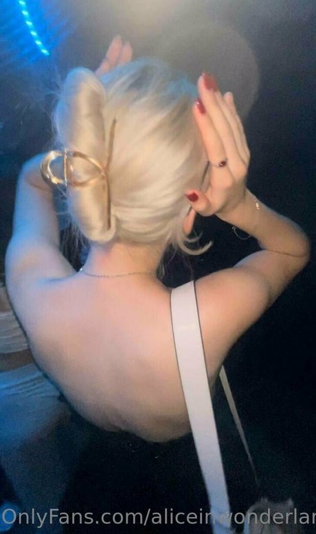 aliceinwonderland xo ポルノスター 高品質 写真