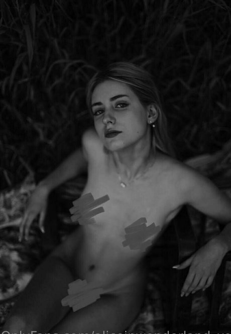 aliceinwonderland xo ポルノスター セクシー 写真