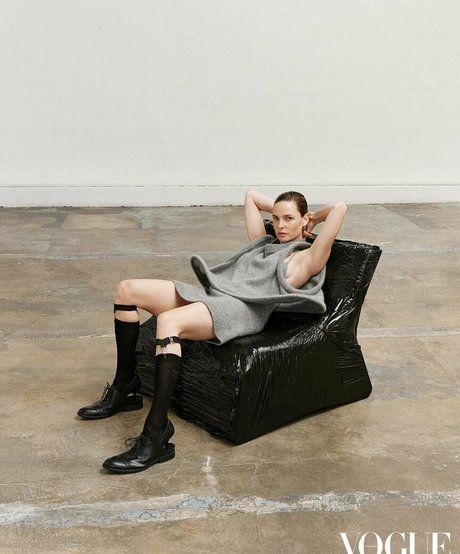 Rebecca Ferguson 裸の女優 写真