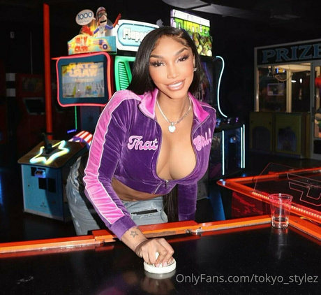 Tokyo Stylez 裸モデル 写真