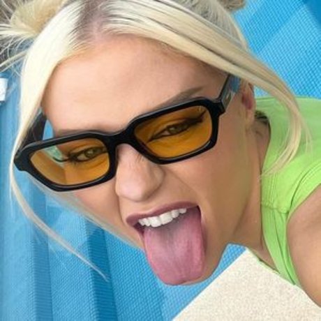 Luisa Sonza アートスター 写真