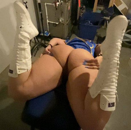 raventhick 1 最高のモデル 写真