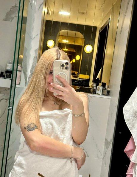 手袋onlyfans アートポルノ 写真