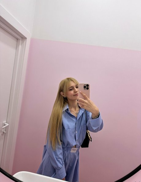 Kari i ポルノモデル 写真