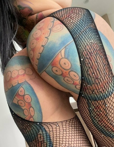 iamvaleeentine 高品質モデル 画像