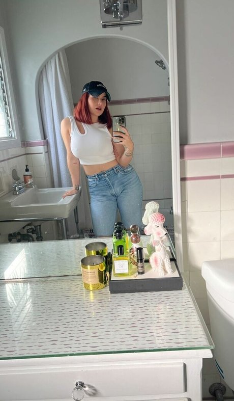 小人エボニーOnlyFans ホット裸 画像