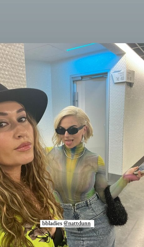 asmr フェラチオ onlyfans 美しいヌード 画像