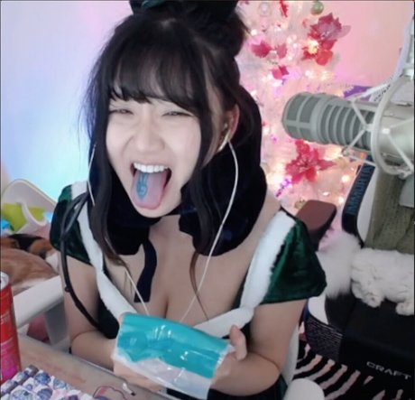 日焼けしたOnlyFans セクシー裸 写真