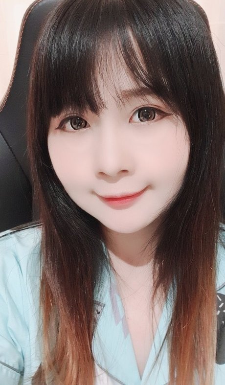 Clarissa Punipun 高品質モデル 画像