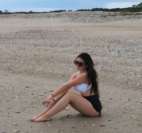 Elsuzannee 裸のスター 写真