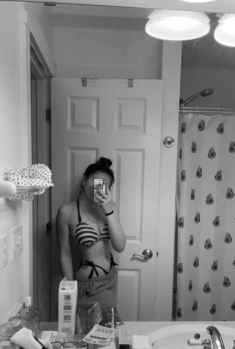 Elsuzannee セクシー女優 画像