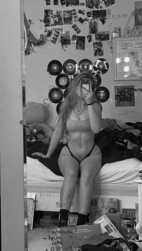 Elsuzannee ポルノスター セックス 写真