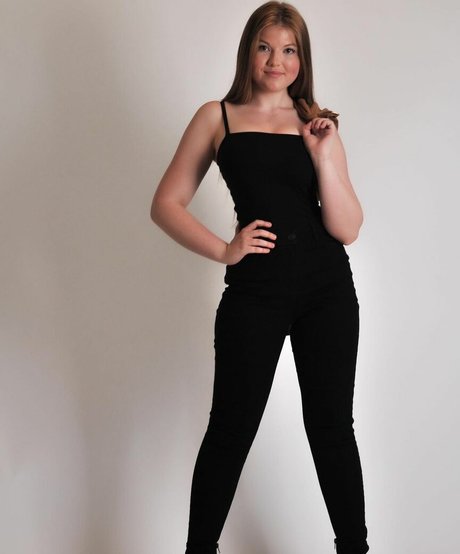 Elsuzannee ヌードスター 写真