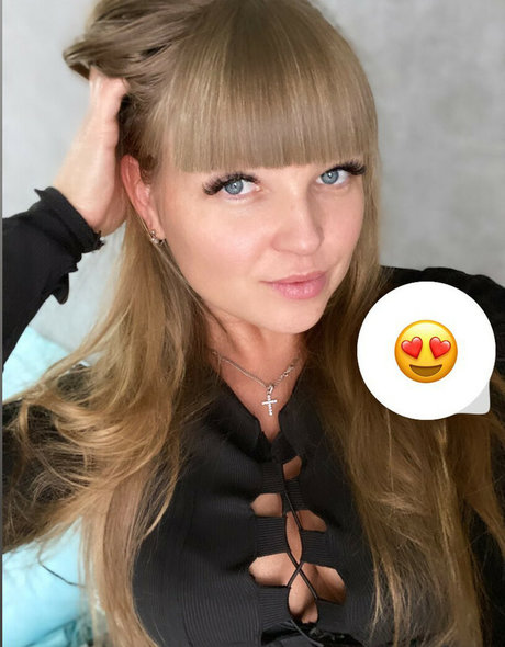 BBW 教師 OnlyFans セクシー裸 ギャラリー