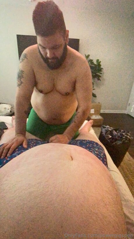 Powerpigspen ホットなポルノスター 写真