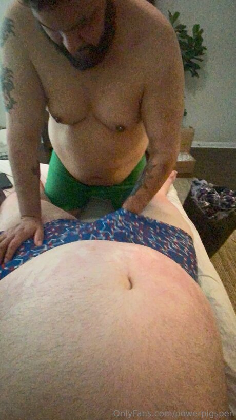 Powerpigspen アダルトモデル 画像