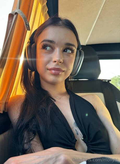 Mollylo セクシーモデル 画像