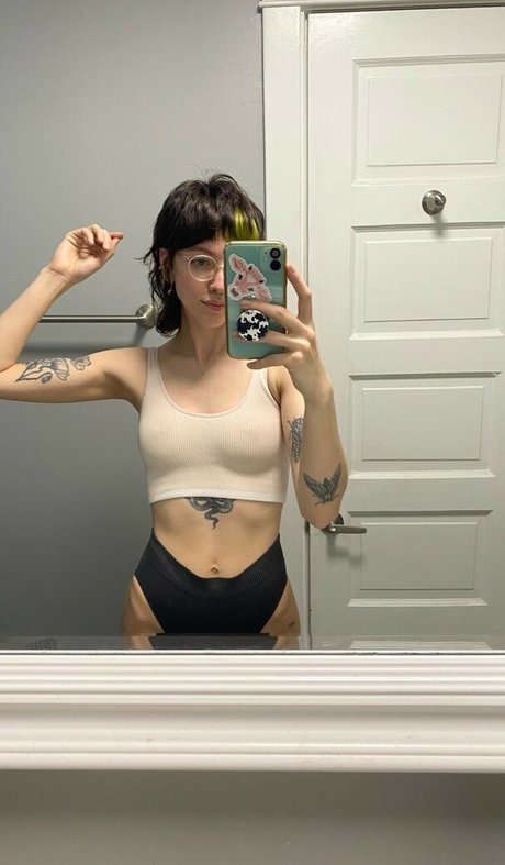 Pleasequietdown ホット女優 アーカイブ