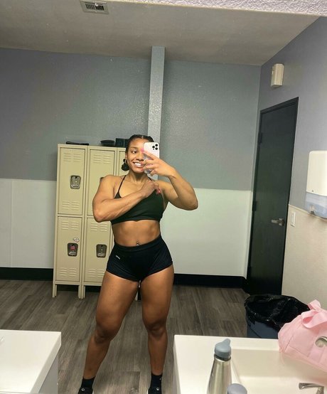 aaaaayevuh HDポルノスター 写真