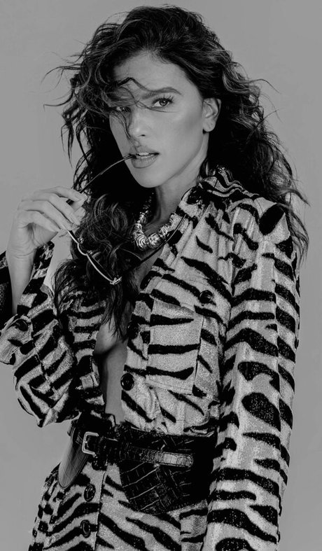 Mariana Rios ポルノスター エロティック 写真