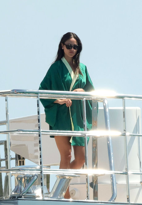 水中オンリーファン ヌード 画像