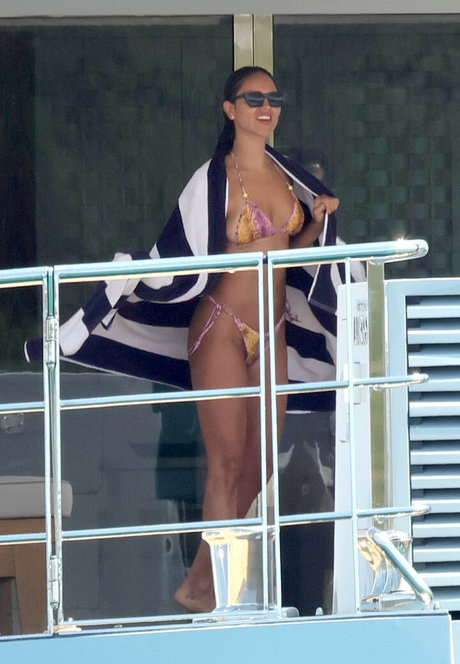 成熟した異人種間OnlyFans ホット 写真