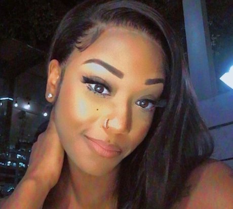 Itzangeltou ヌードモデル ギャラリー