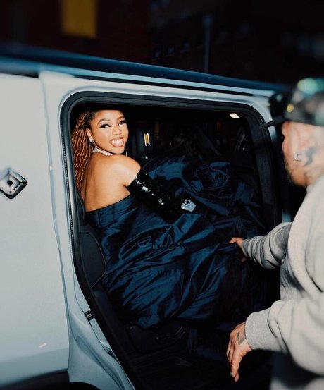 Chloe Bailey エロティック女優 画像