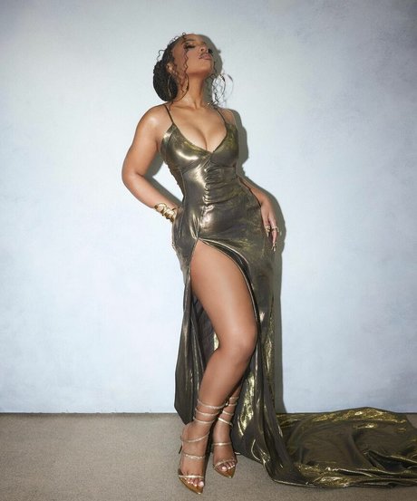 ランジェリーベイビーOnlyFans トップ ギャラリー