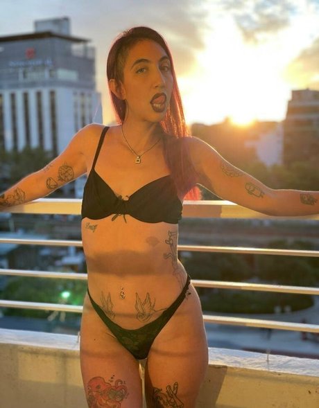 barbikush ヌード女優 画像