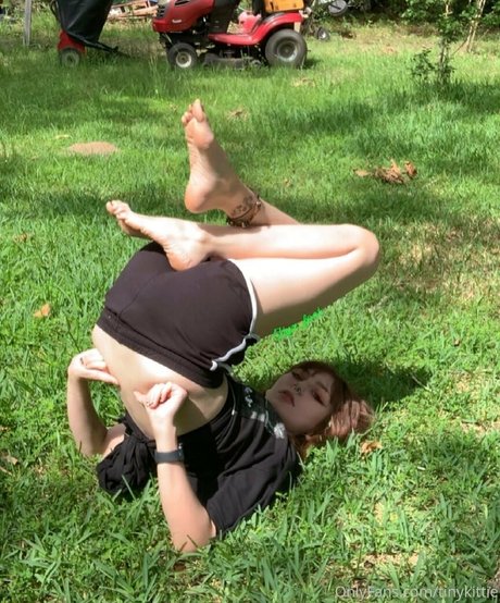 大きな黒いお尻のOnlyFans ポルノグラフィック 写真