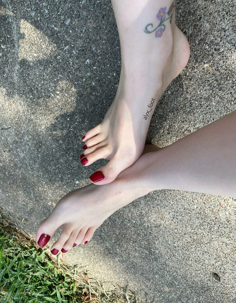 若いティーンのOnlyFans セクシーxxx 写真