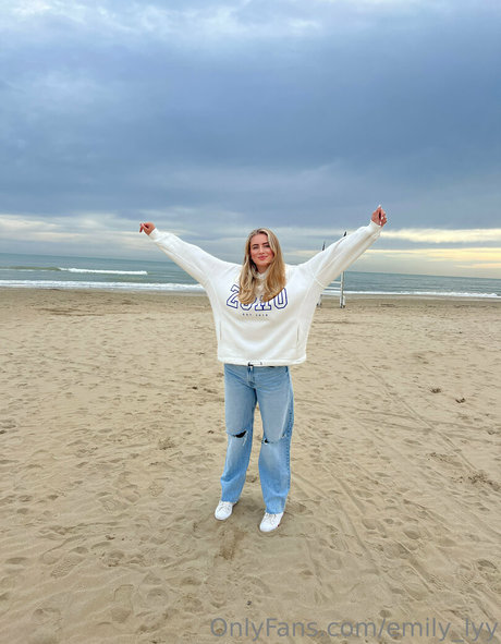 69フェラチオOnlyFans 美しい裸 画像