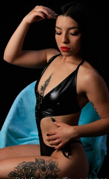 flov princess ヌードのポルノスター 写真