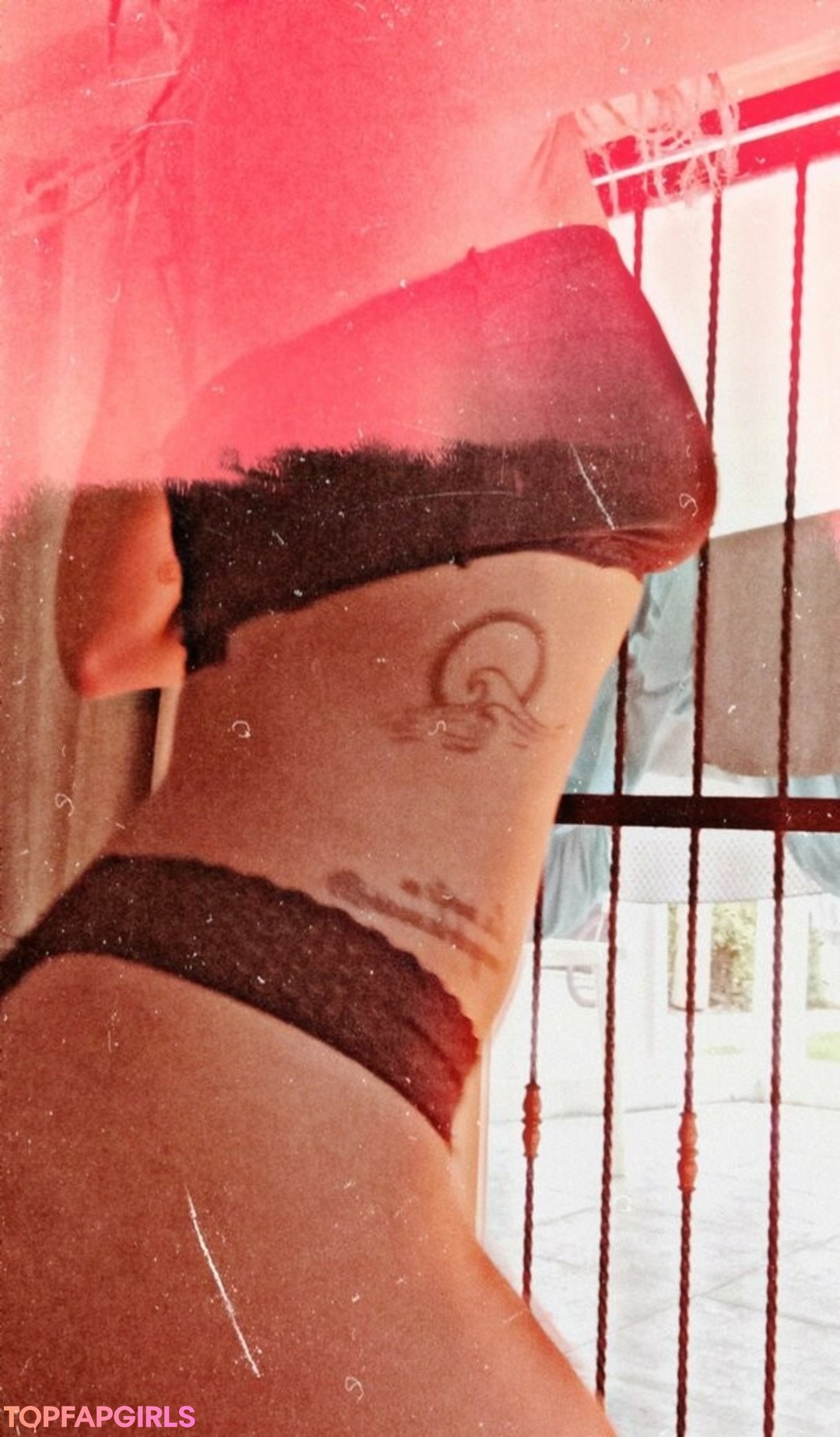 アジアンタトゥー OnlyFans ヌード 写真